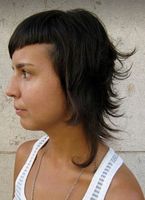 asymetryczne fryzury krótkie - uczesanie damskie zdjęcie numer 20B